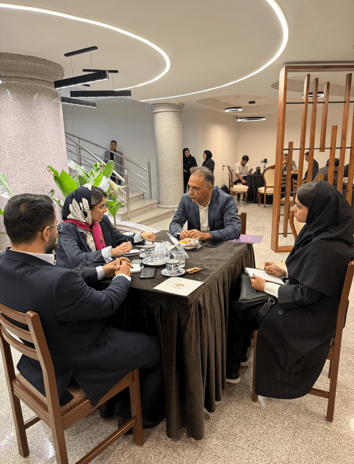 دیدار تیم بازرگانی شرکت پیشگامان در نشست‌های B2B با هیأت‌های تجاری خارجی